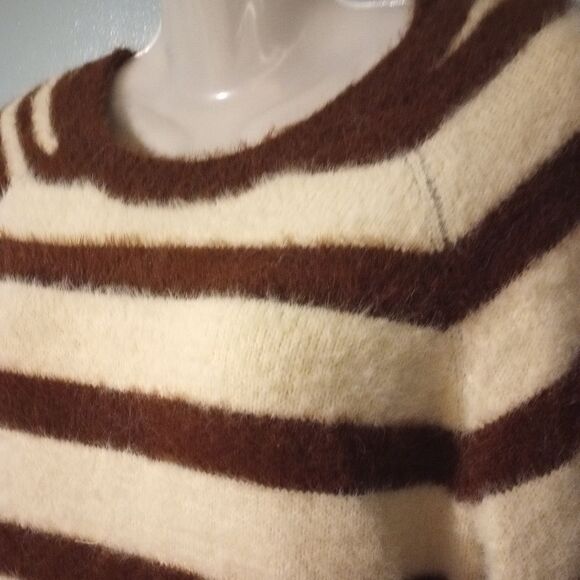 Striped acrylic sweater with mix match sleeves - Picture 8 of 11